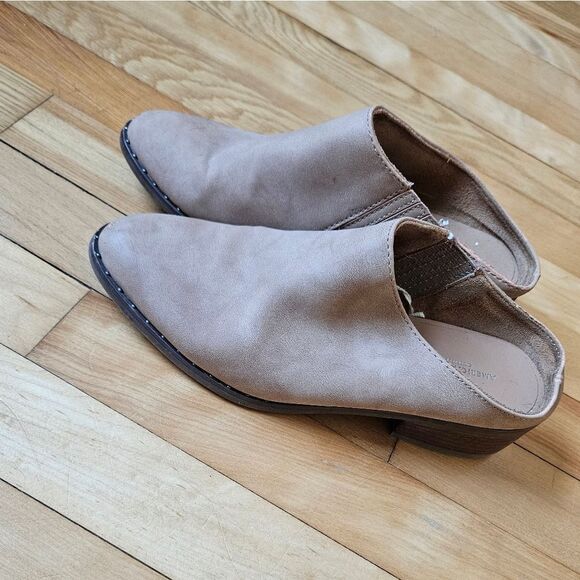 American Eagle Tan Women's Slip-On Shoes - Picture 3 of 11
